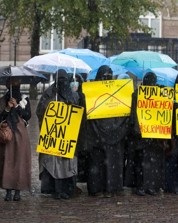 islamisering_demonstratieburka