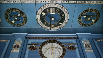 eisinga planetarium kalender wijzers