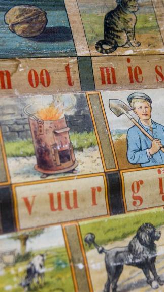 aap noot mies leesplankje