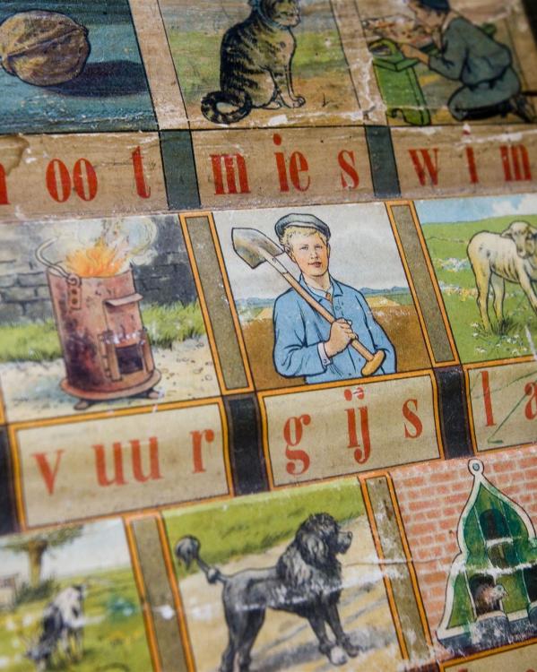 aap noot mies leesplankje