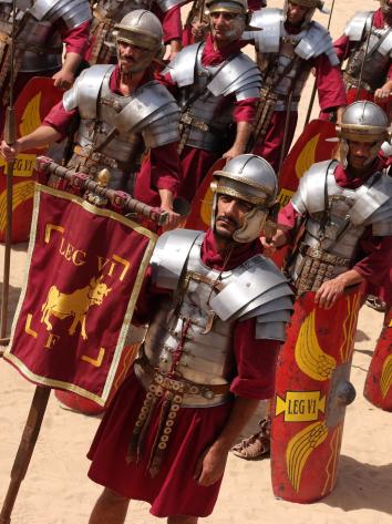 romeinse soldaten worden nagespeeld