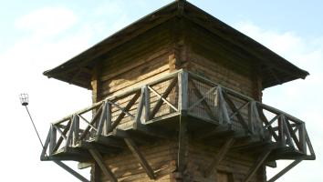replica van houten wachttoren uit de romeinse tijd