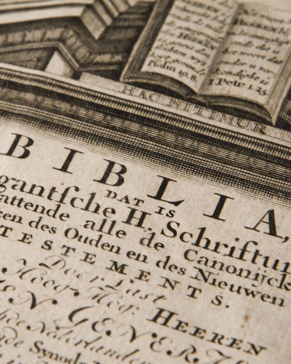 voorpagina van de statenbijbel