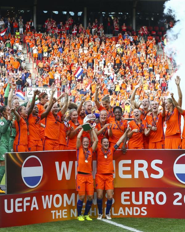 voetbalvrouwen_header1