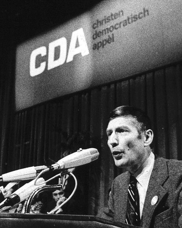 Dries van Agt in 1976