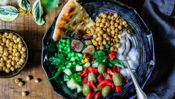 Veganistische maaltijd met onder andere kikkererwten