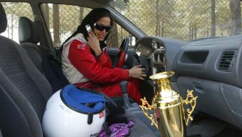 Vrouwelijke circuitracer 