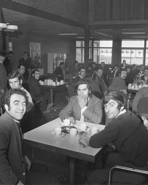Marokkanen_Gastarbeiders in kantine