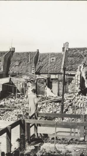 Den Helder_Luchtaanvallen op de stad, haven en rijkswerf van Den