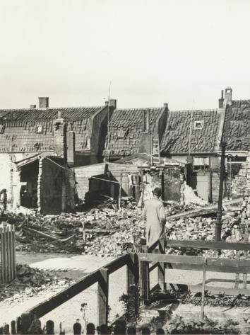 Den Helder_Luchtaanvallen op de stad, haven en rijkswerf van Den