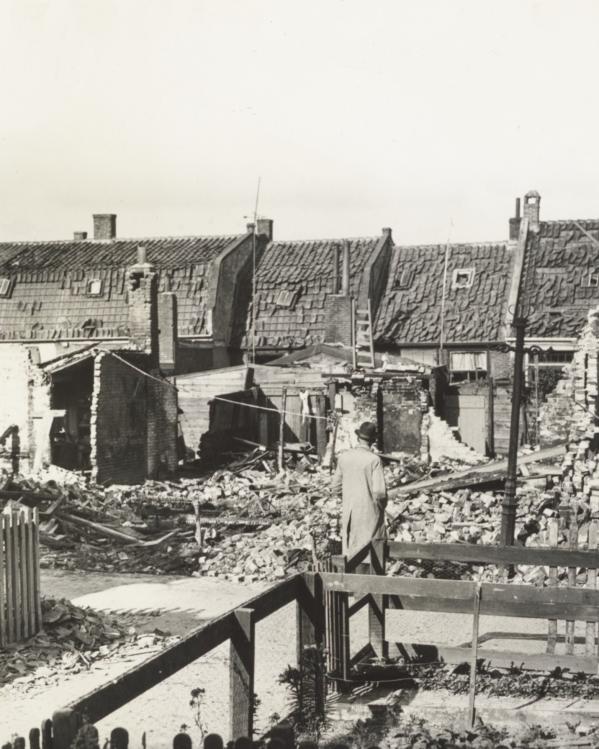 Den Helder_Luchtaanvallen op de stad, haven en rijkswerf van Den