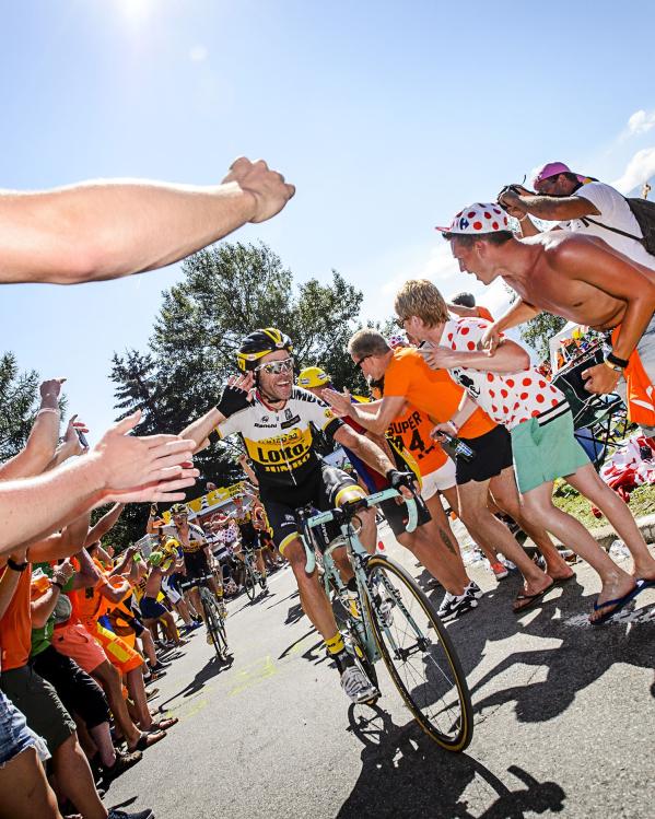 Bram Tankink wordt Alpe d'Huez opgejuicht