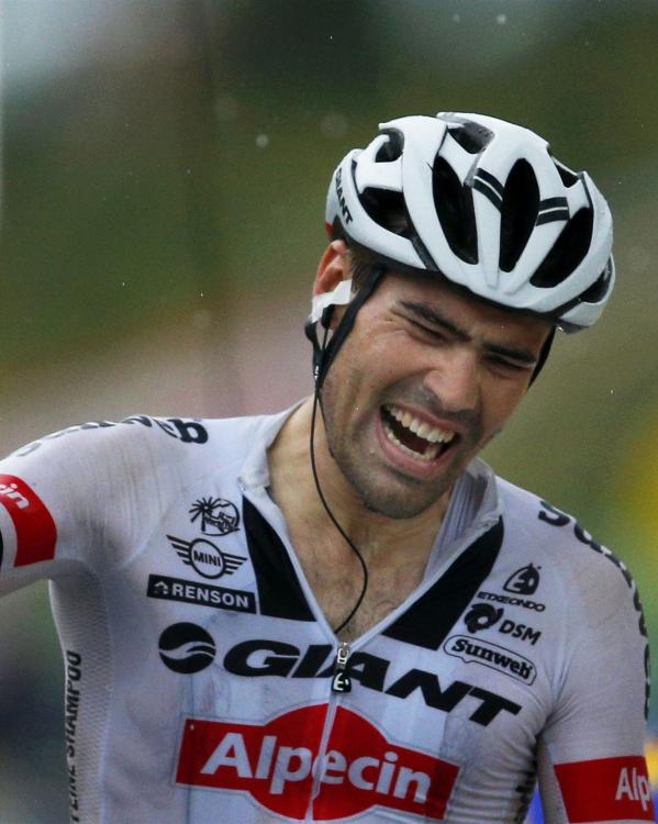 Tom Dumoulin juicht na eerste etappezege in 2016