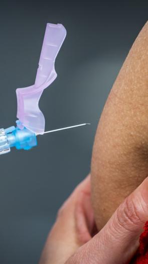 vaccinatie in de arm
