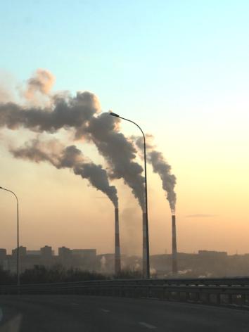 uitstoot van broeikasgassen door fabrieken