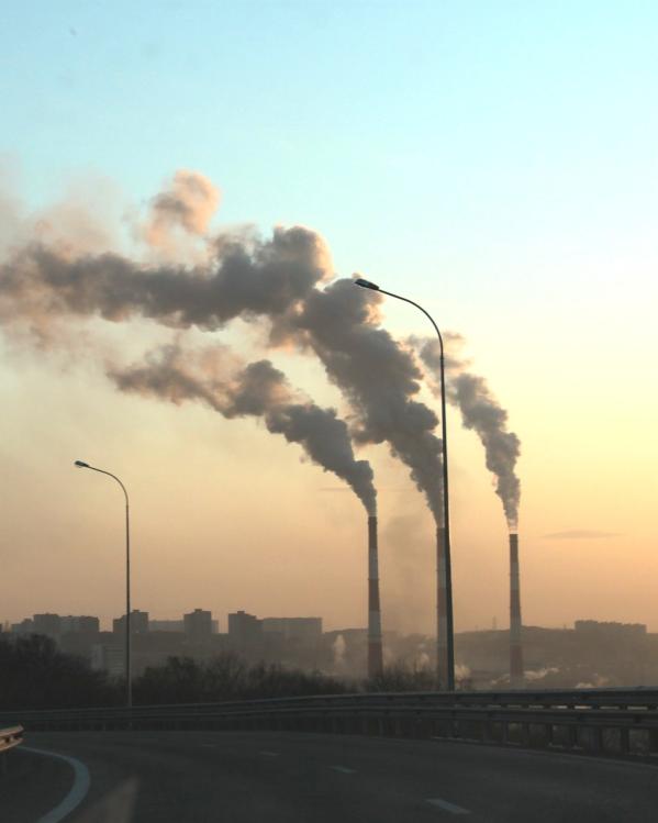 uitstoot van broeikasgassen door fabrieken