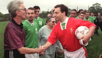 orban houdt van voetbal