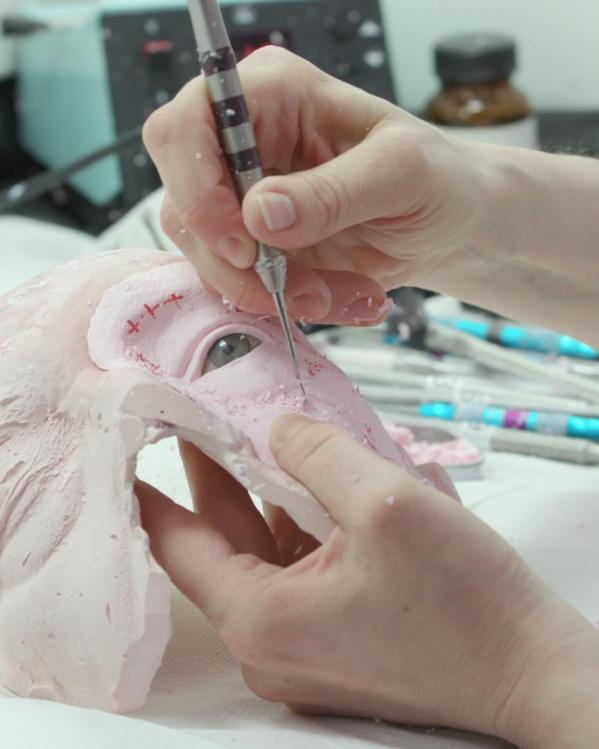 Shirley Bouman aan het werk