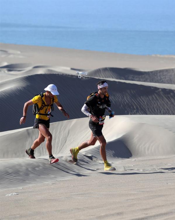 een marathon in de woestijn