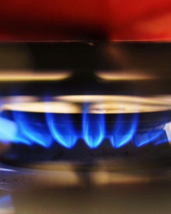 Fornuis met vlam