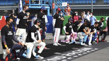 Knielen bij Formule 1