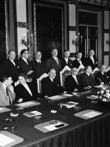 eerste vrouwelijke minister marga klompé