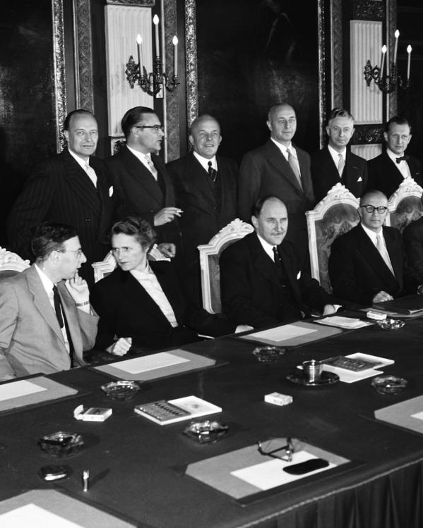 eerste vrouwelijke minister marga klompé