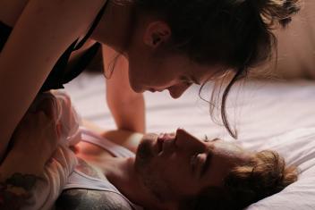 koppel in bed, minder zin in seks