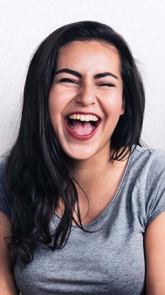 vrolijke meiden lachen