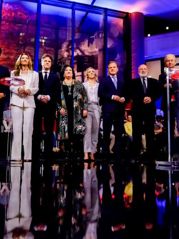 politieke partij oprichten politici in de kamer