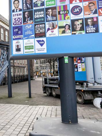 Campagneposters tijdens de Tweede Kamerverkiezingen 