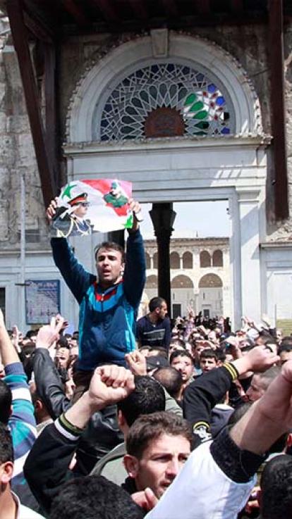 4_syrischerevolutie_manmenigte_clean