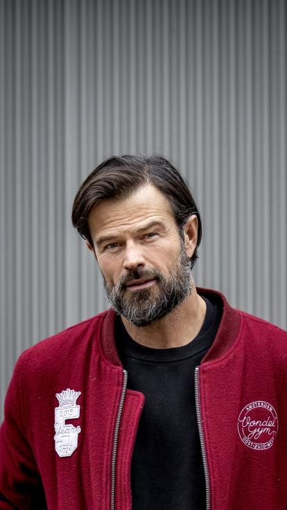 Arie Boomsma ondergaat haartransplantatie