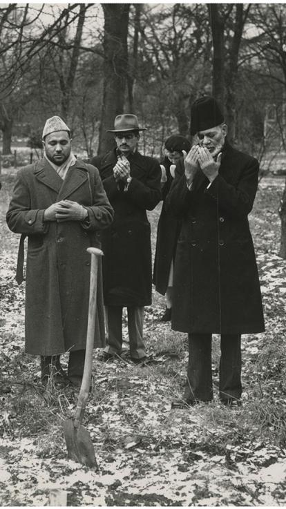  Eerste steen van moskee mobarak