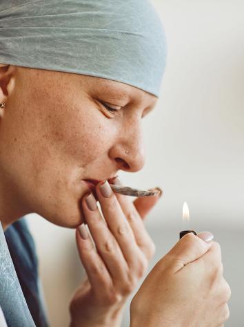 vrouwsmoken_drugs