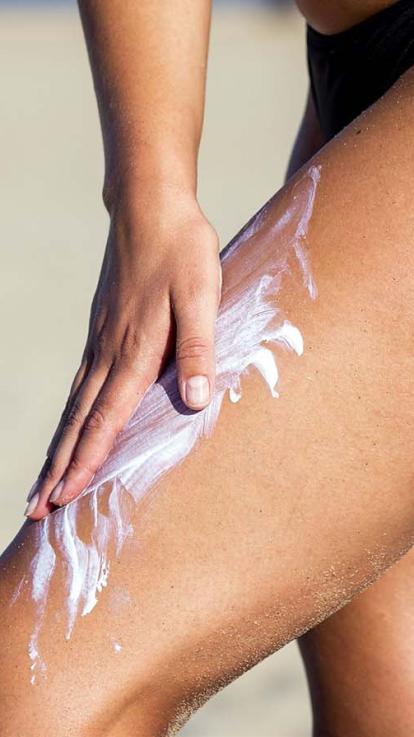 insmeren met zonnebrandcrème