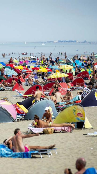 naar het strand in de zomer