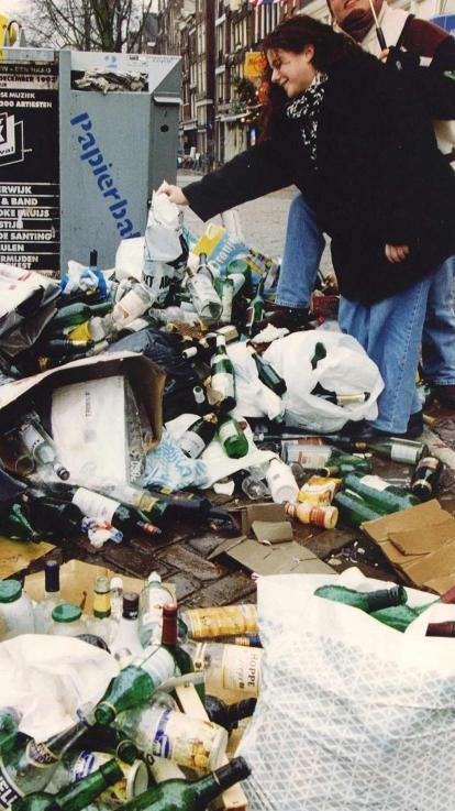 afval_story1_amsterdam_glasbak