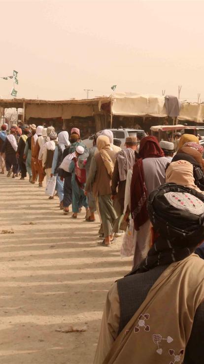 Afghanen vluchten voor de Taliban in Afganistan