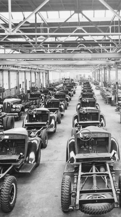 automatisering en robotisering in een autofabriek 