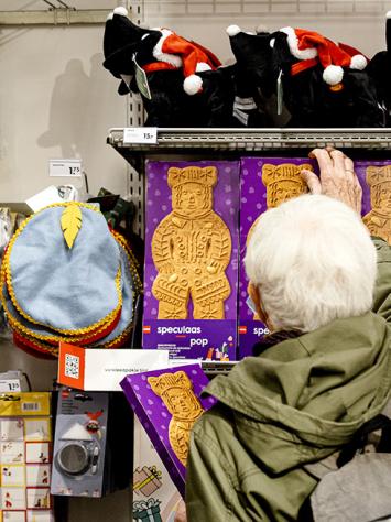speculaaspoppen in de winkel