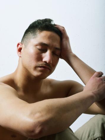 man met post traumatische stress stoornis