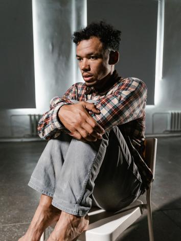 iemand met enorme angst en paniek aanval