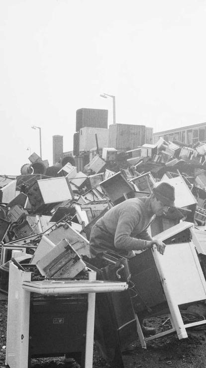 oude fornuizen worden vervangen vanwege de overstap naar aardgas
