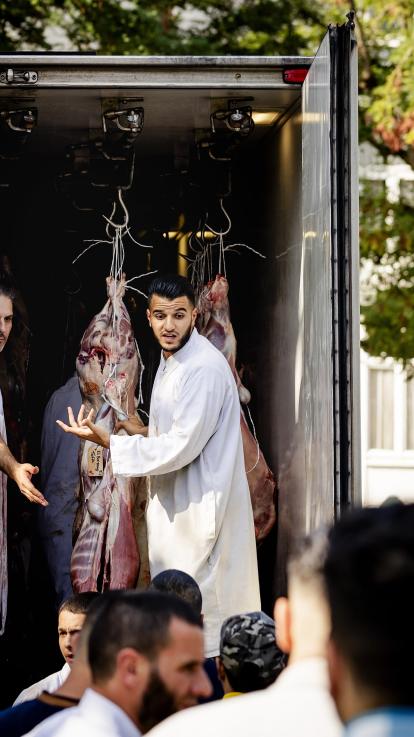 Offerfeest , Ritueel slachten , Islamitische feesten, Onbedwelmed slachten, Eid al-Adha 