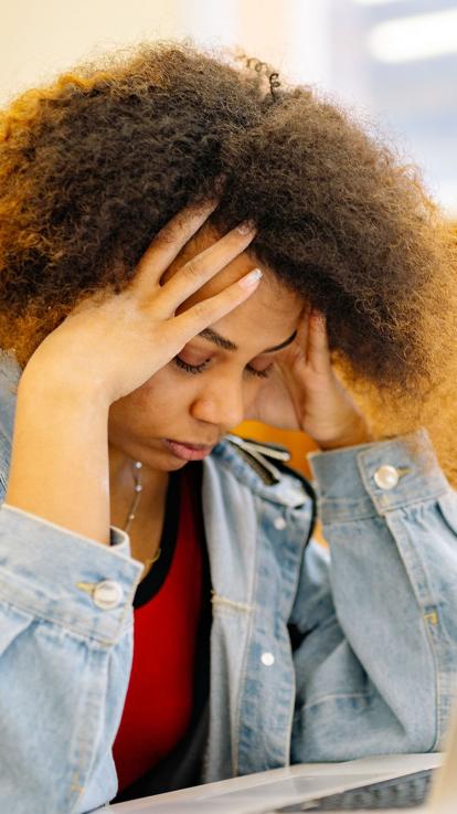 iemand met hoofdpijn