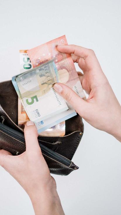 portemonnee met geld