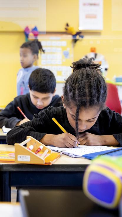 leerlingen op de bassischool