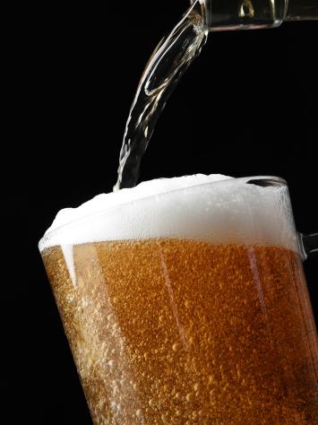 Inschenken van een glas bier