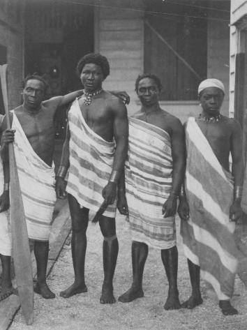 een groep marrons in Suriname